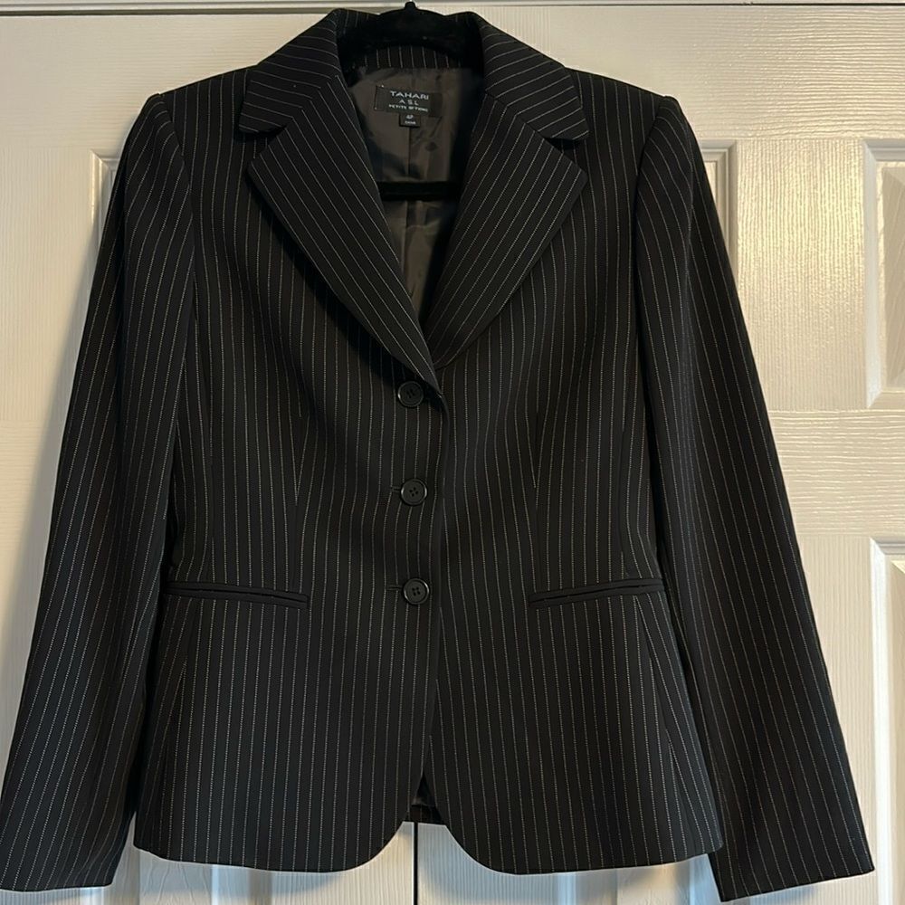 Tahari ASL Women’s Petite Becca Black with White Pink Stripes Blazer